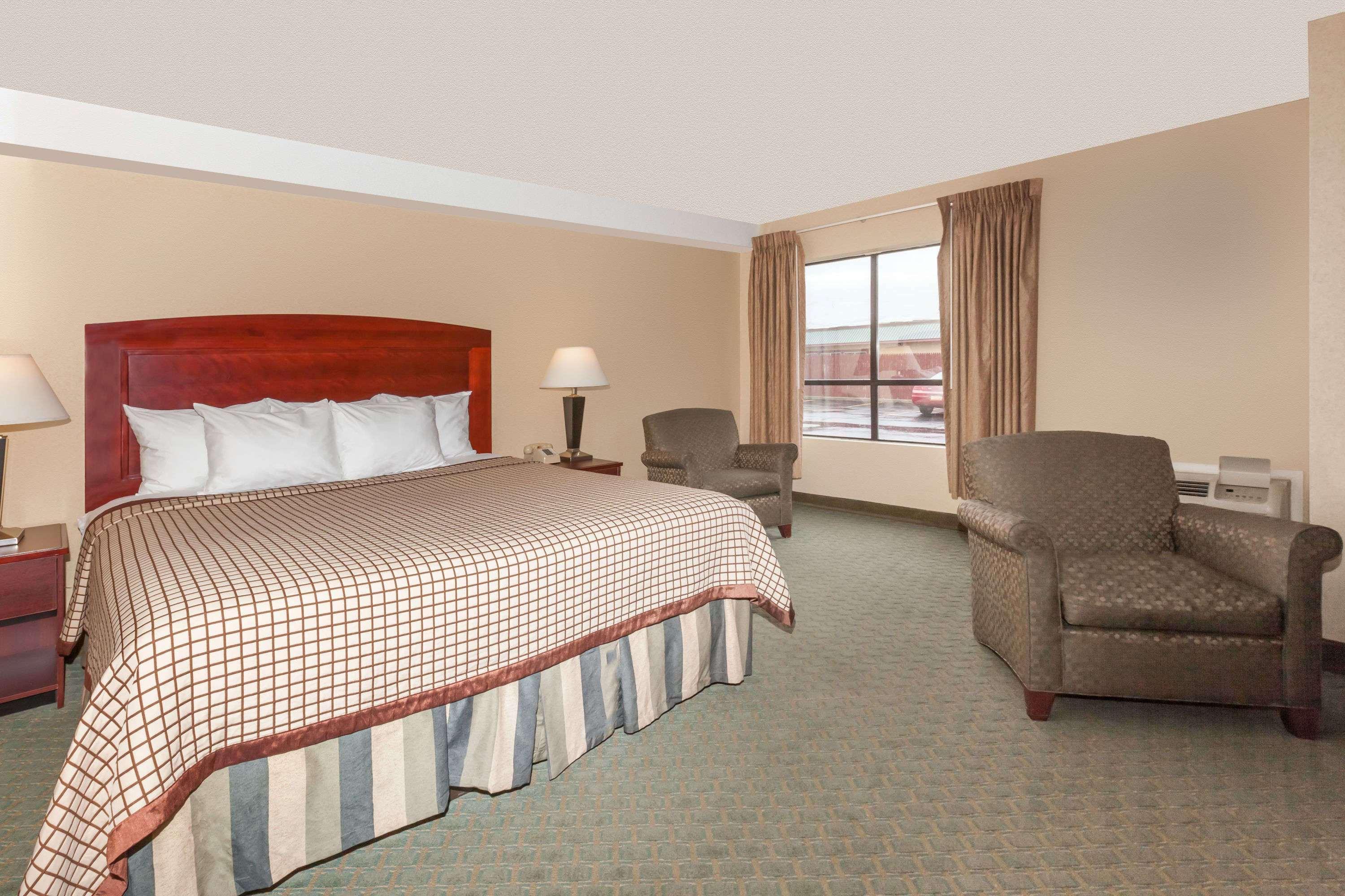 Days Inn By Wyndham Utica Exterior foto